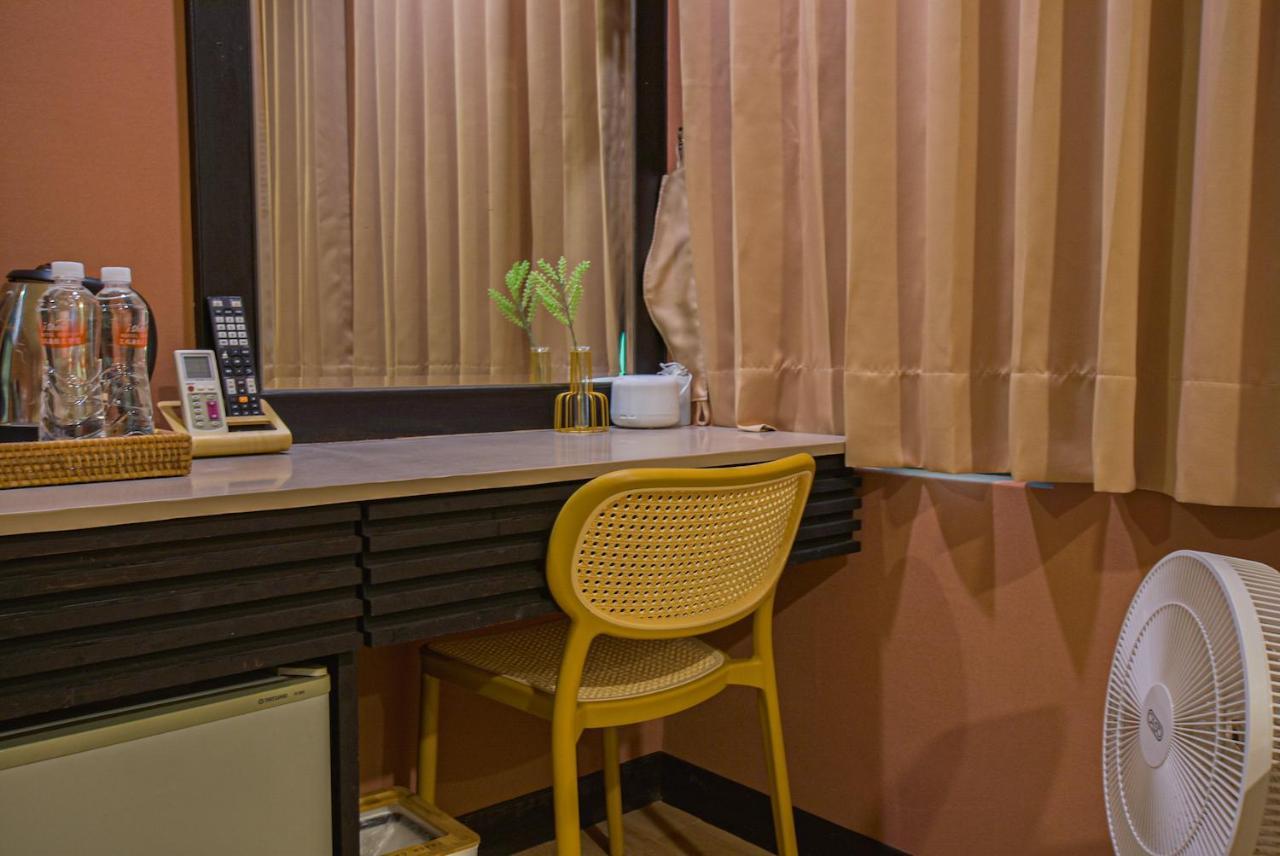 Ashare Hotel Yilan Exterior foto